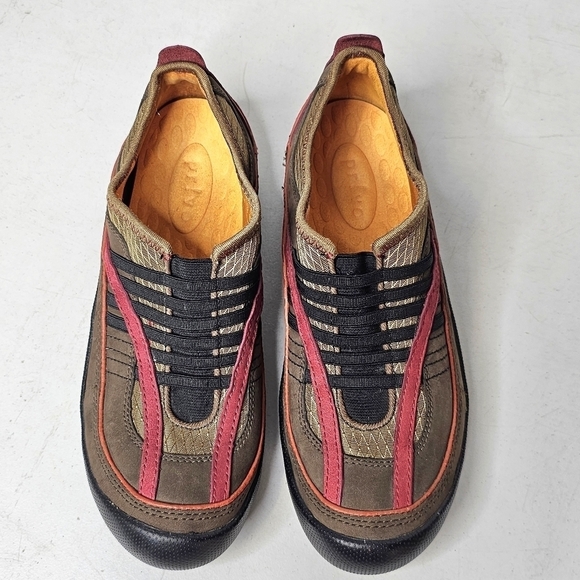 Privo by Clarks Womens SZ 6 M Brown Leather Upper Athletic Slip On Shoes 76772 - Picture 1 of 12